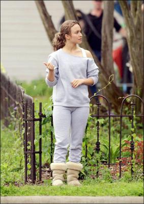 Hayden Panettiere Showed Cameltoe In New Movie | HQ Celebrity